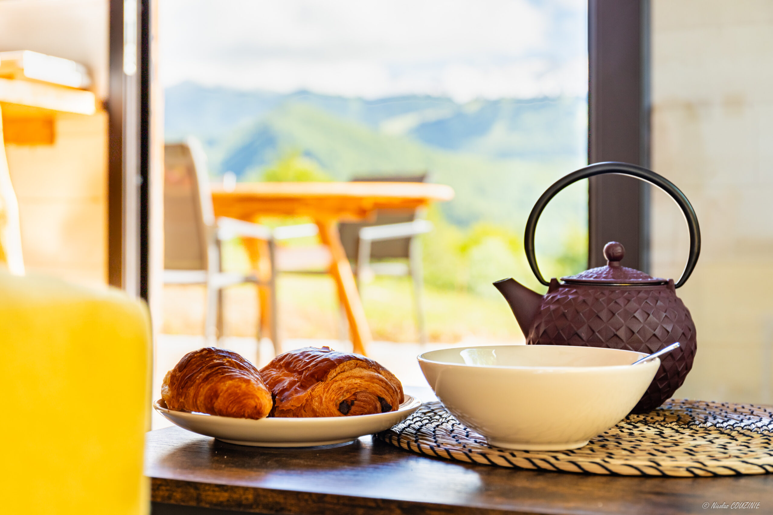 Petit-déjeuner avec vue montagne